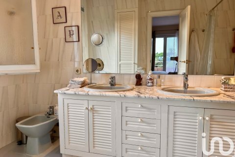 Dom w Sant Andreu de Llavaneres, Barcelona, Hiszpania 5 sypialni, 879 mkw. nr 154190 – zdjęcie 21