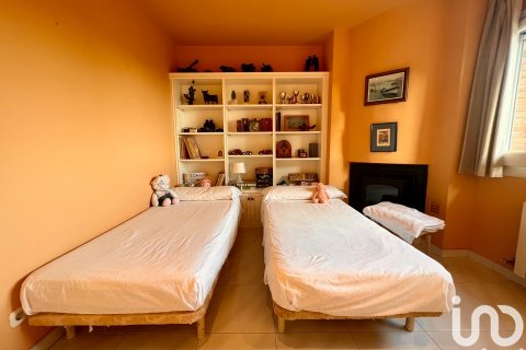 Dom w Sant Andreu de Llavaneres, Barcelona, Hiszpania 5 sypialni, 879 mkw. nr 154190 – zdjęcie 24