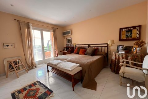 Dom w Sant Andreu de Llavaneres, Barcelona, Hiszpania 5 sypialni, 879 mkw. nr 154190 – zdjęcie 19