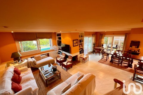 Dom w Sant Andreu de Llavaneres, Barcelona, Hiszpania 5 sypialni, 879 mkw. nr 154190 – zdjęcie 15