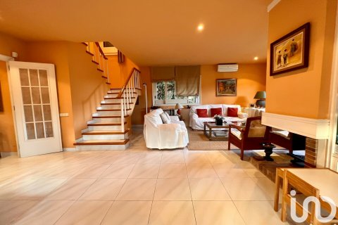 Dom w Sant Andreu de Llavaneres, Barcelona, Hiszpania 5 sypialni, 879 mkw. nr 154190 – zdjęcie 14