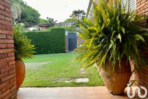 Dom w Sant Andreu de Llavaneres, Barcelona, Hiszpania 5 sypialni, 879 mkw. nr 154190 – zdjęcie 9