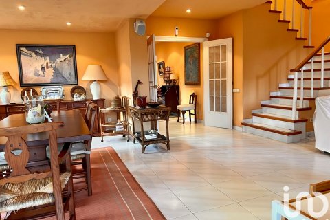 Dom w Sant Andreu de Llavaneres, Barcelona, Hiszpania 5 sypialni, 879 mkw. nr 154190 – zdjęcie 13