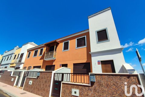 Hus i El Roque, Tenerife, Spanien 3 sovrum, 202 kvm. Nr. 154186