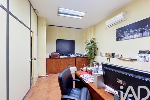 Lokal usługowy w Malaga, Hiszpania 7 sypialni, 790 mkw. nr 188317 – zdjęcie 17