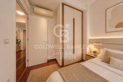 Apartment à vendre à Barcelona, Espagne, 2 chambres, 121 m2 No. 178702 - photo 27