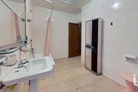 Casa in vendita a Lleida, Spagna 7 camere da letto, 447 mq. N° 185980 - foto 13