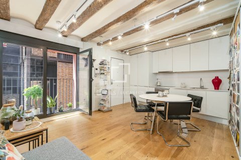 Apartamento en venta en Barcelona, España 1 dormitorio, 47 m2 No. 192569 - foto 2