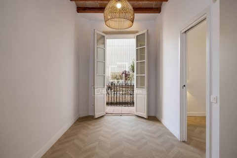 Apartamento en venta en Barcelona, España 2 dormitorios, 78 m2 No. 192571 - foto 2