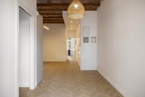 Apartamento en venta en Barcelona, España 2 dormitorios, 78 m2 No. 192571 - foto 5