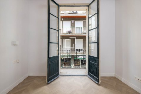 Apartamento en venta en Barcelona, España 2 dormitorios, 78 m2 No. 192571 - foto 14