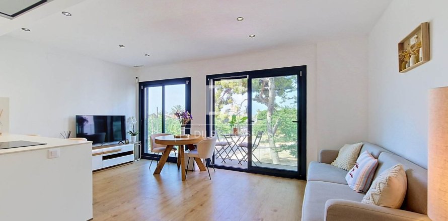 Apartamento en Vilanova i la Geltrú, Barcelona, España 2 dormitorios, 74 m2 No. 192568
