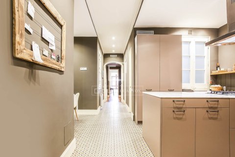 Apartamento en venta en Barcelona, España 3 dormitorios, 152 m2 No. 192573 - foto 11