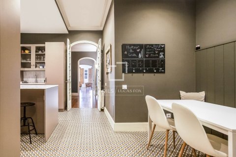 Apartamento en venta en Barcelona, España 3 dormitorios, 152 m2 No. 192573 - foto 15