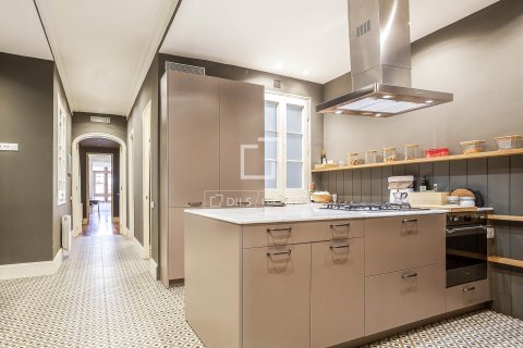 Apartamento en venta en Barcelona, España 3 dormitorios, 152 m2 No. 192573 - foto 12