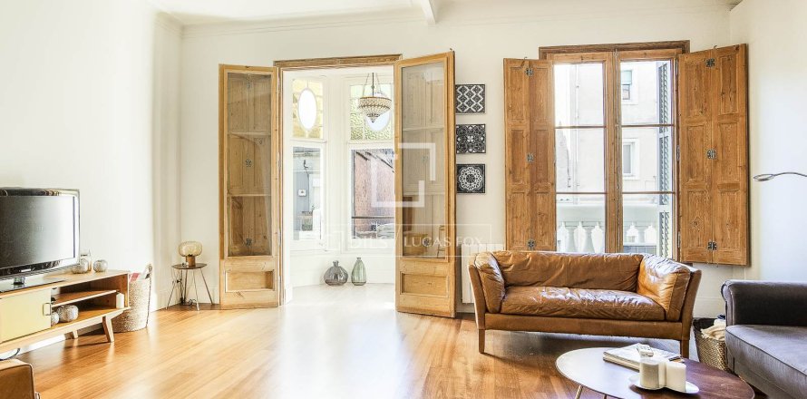 Apartamento en Barcelona, España 3 dormitorios, 152 m2 No. 192573