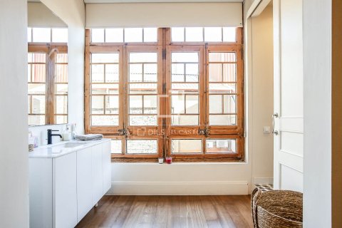 Apartamento en venta en Barcelona, España 3 dormitorios, 152 m2 No. 192573 - foto 25