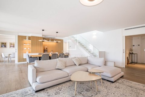 Apartamento en venta en Sant Cugat del Vallès, Barcelona, España 5 dormitorios, 235 m2 No. 192572 - foto 3