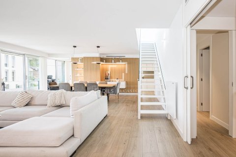 Apartamento en Sant Cugat del Vallès, Barcelona, España 5 dormitorios, 235 m2 No. 192572