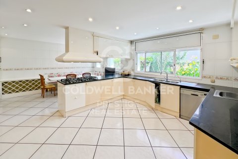 Villa for sale in Sitges, Barcelona, Spain 6 bedrooms, 760 sq.m. No. 159157 - photo 10