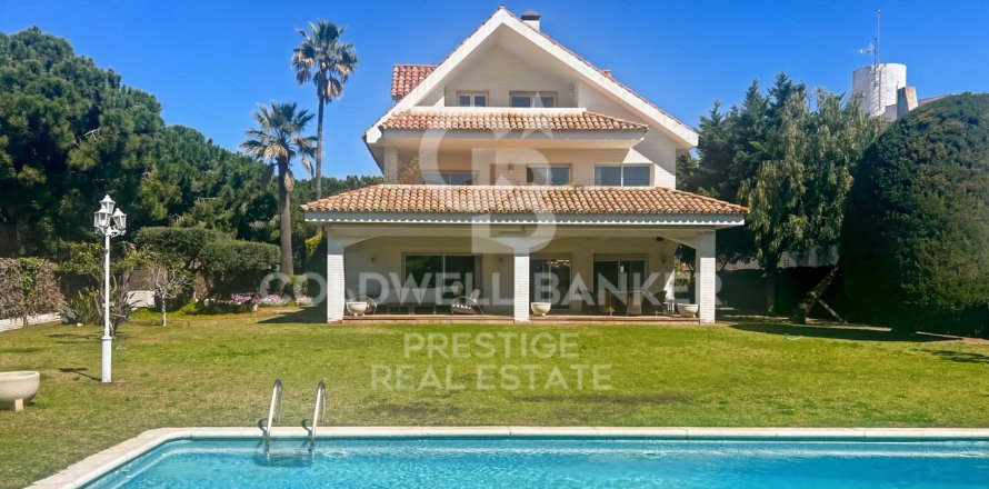 Villa in Sitges, Barcelona, Spain 6 bedrooms, 760 sq.m. No. 159157