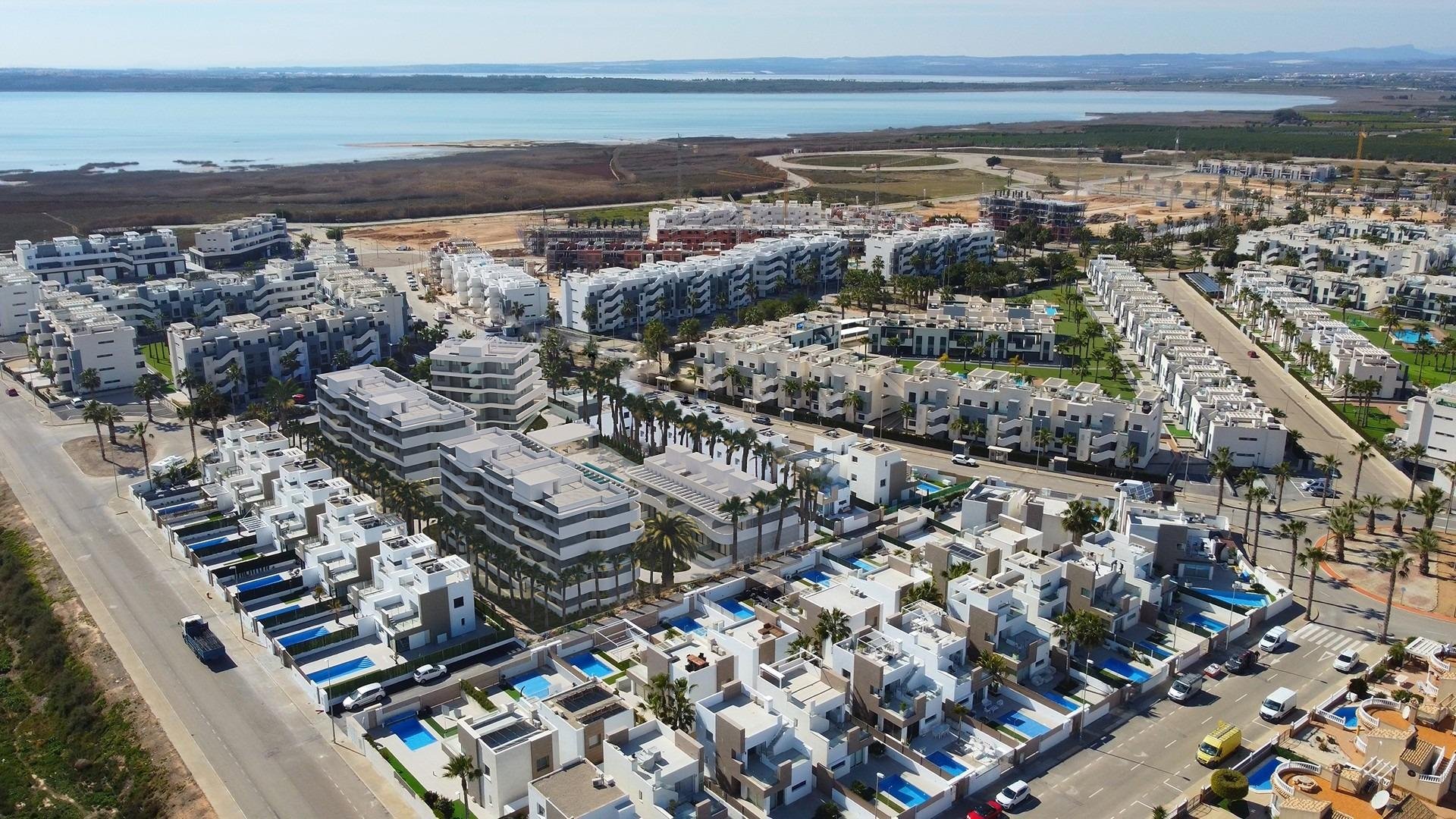 Apartamento en Guardamar del Segura, Alicante, España 2 dormitorios, 83 m2 No. 193076