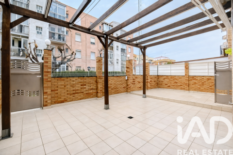 Townhouse for sale in Salou, Tarragona, Spain 4 bedrooms, 280 sq.m. No. 172832 - photo 7