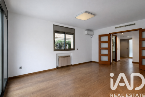 Townhouse for sale in Salou, Tarragona, Spain 4 bedrooms, 280 sq.m. No. 172832 - photo 5