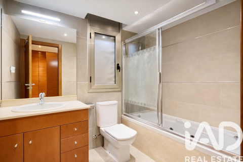 Townhouse for sale in Salou, Tarragona, Spain 4 bedrooms, 280 sq.m. No. 172832 - photo 22