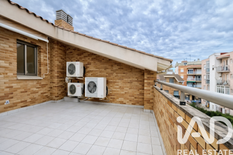 Townhouse for sale in Salou, Tarragona, Spain 4 bedrooms, 280 sq.m. No. 172832 - photo 29