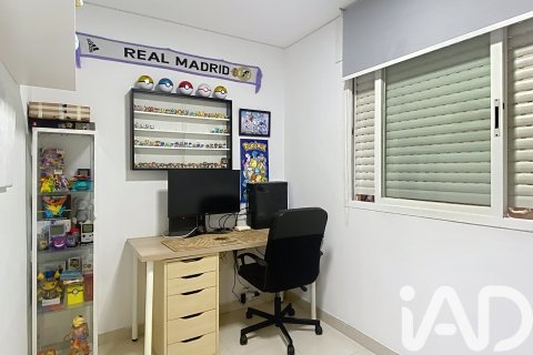 Apartamento en venta en Sant Cebrià de Vallalta, Barcelona, España 3 dormitorios, 70 m2 No. 172830 - foto 9