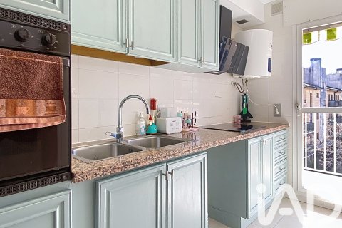 Apartamento en venta en Sant Cebrià de Vallalta, Barcelona, España 3 dormitorios, 70 m2 No. 172830 - foto 13