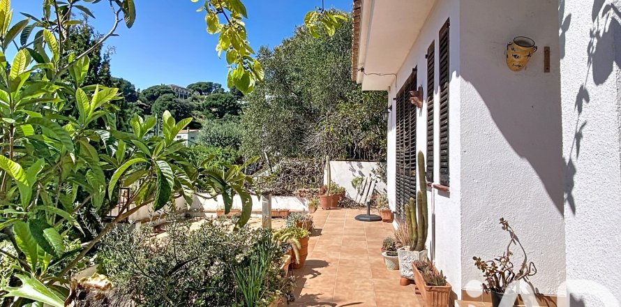 Casa a Sant Cebria De Vallalta, Barcelona, Spagna 3 camere da letto, 108 mq. N° 172828
