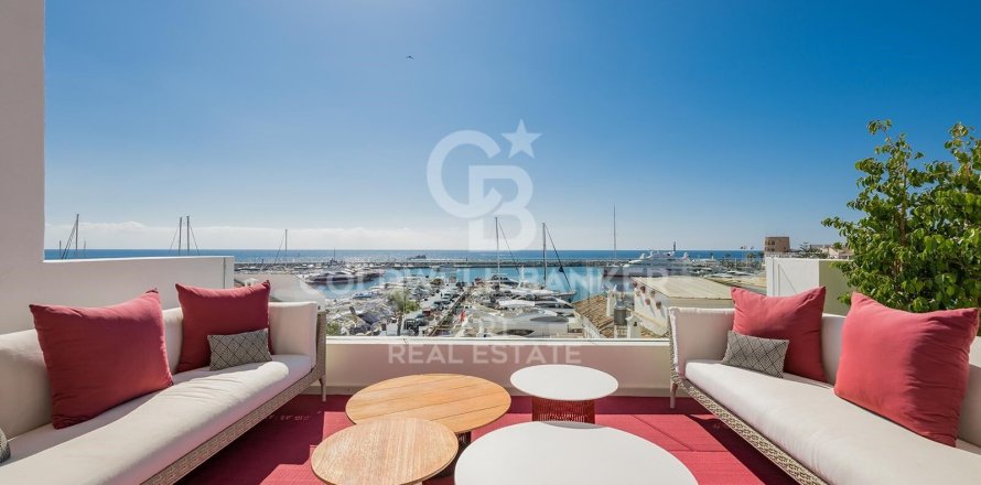 Huoneisto Marbella, Malaga, Espanja 3 makuuhuonetta, 274 m2 No. 158056