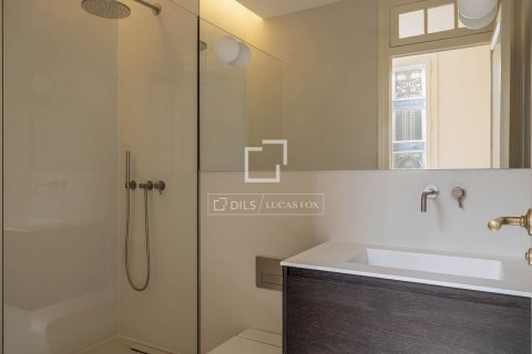 Huoneisto myytävänä Barcelona, Espanja, 3 makuuhuonetta, 183 m2 No. 192699 - kuva 23