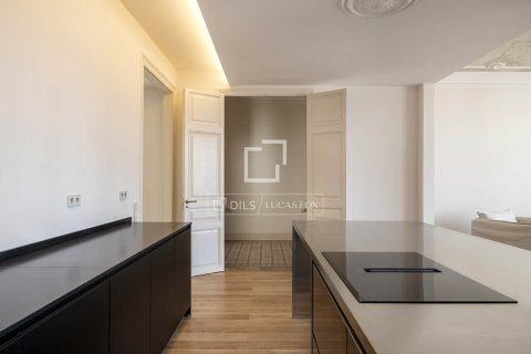 Huoneisto myytävänä Barcelona, Espanja, 3 makuuhuonetta, 183 m2 No. 192699 - kuva 19