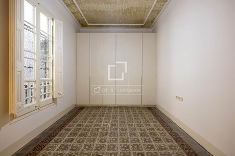 Huoneisto myytävänä Barcelona, Espanja, 3 makuuhuonetta, 183 m2 No. 192699 - kuva 27