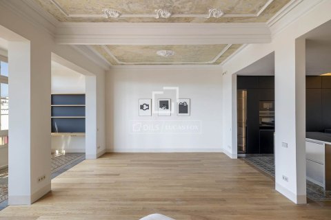 Huoneisto myytävänä Barcelona, Espanja, 3 makuuhuonetta, 183 m2 No. 192699 - kuva 5