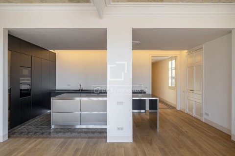 Huoneisto myytävänä Barcelona, Espanja, 3 makuuhuonetta, 183 m2 No. 192699 - kuva 4