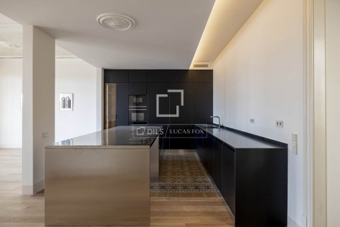 Huoneisto myytävänä Barcelona, Espanja, 3 makuuhuonetta, 183 m2 No. 192699 - kuva 18