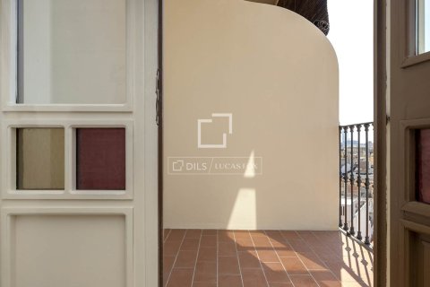 Huoneisto myytävänä Barcelona, Espanja, 3 makuuhuonetta, 183 m2 No. 192699 - kuva 8