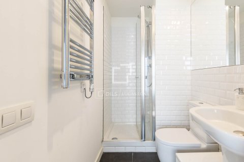 Huoneisto myytävänä Barcelona, Espanja, 2 makuuhuonetta, 74 m2 No. 192697 - kuva 22