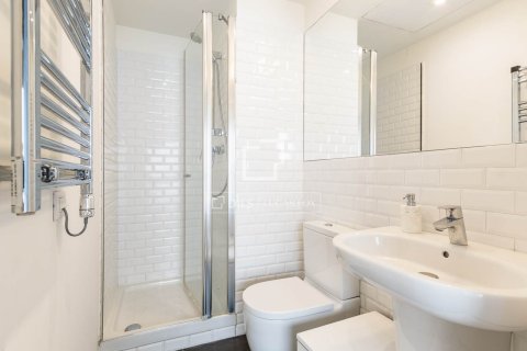 Huoneisto myytävänä Barcelona, Espanja, 2 makuuhuonetta, 74 m2 No. 192697 - kuva 21
