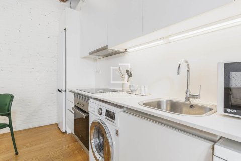 Huoneisto myytävänä Barcelona, Espanja, 2 makuuhuonetta, 74 m2 No. 192697 - kuva 14