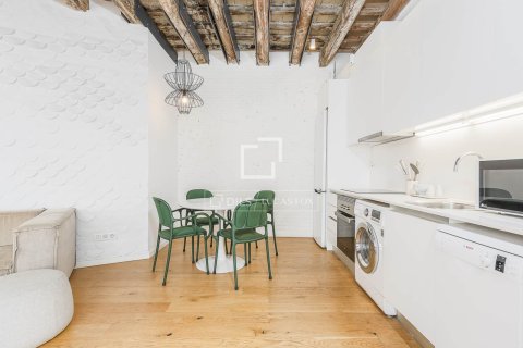 Huoneisto myytävänä Barcelona, Espanja, 2 makuuhuonetta, 74 m2 No. 192697 - kuva 13