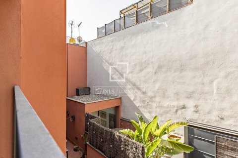 Huoneisto myytävänä Barcelona, Espanja, 2 makuuhuonetta, 74 m2 No. 192697 - kuva 2