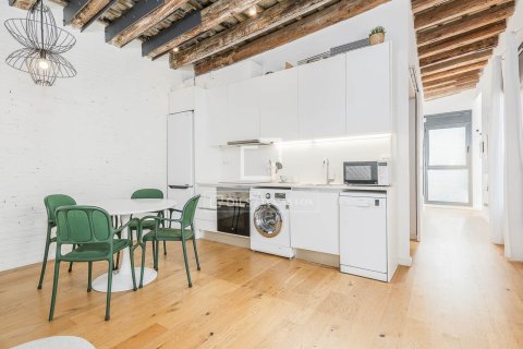 Huoneisto myytävänä Barcelona, Espanja, 2 makuuhuonetta, 74 m2 No. 192697 - kuva 8