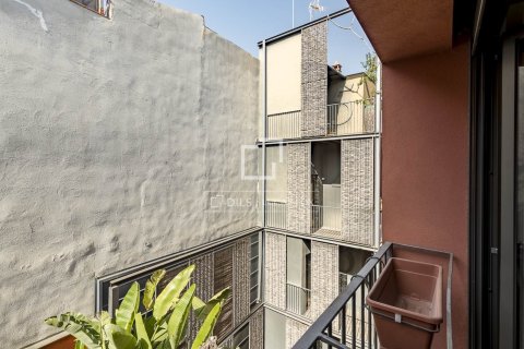 Huoneisto myytävänä Barcelona, Espanja, 2 makuuhuonetta, 74 m2 No. 192697 - kuva 6