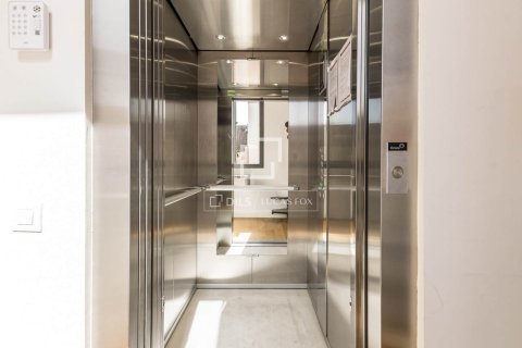 Huoneisto myytävänä Barcelona, Espanja, 2 makuuhuonetta, 74 m2 No. 192697 - kuva 30