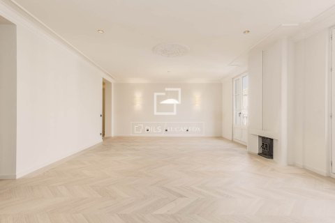 Huoneisto myytävänä Barcelona, Espanja, 3 makuuhuonetta, 194 m2 No. 192700 - kuva 8